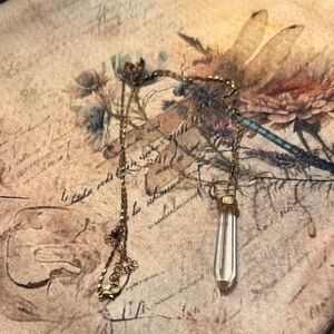 Elegant Gold and Clear Pendant Necklace